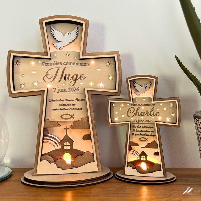Croix de Première Communion Personnalisée en Bois – Éclairage LED