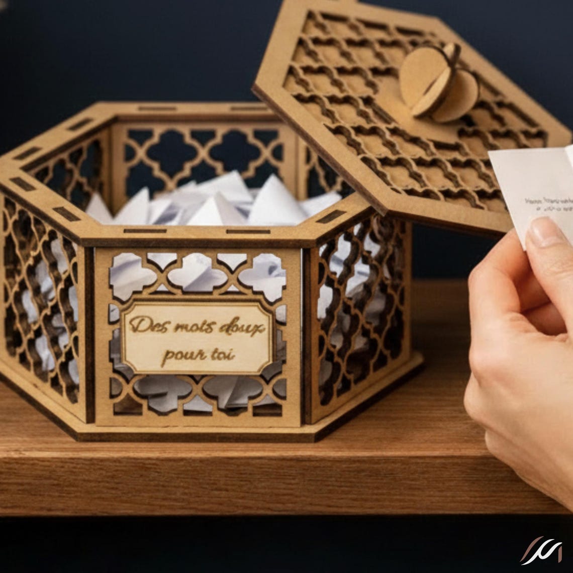 Boîte mots doux personnalisée bois hexagonale