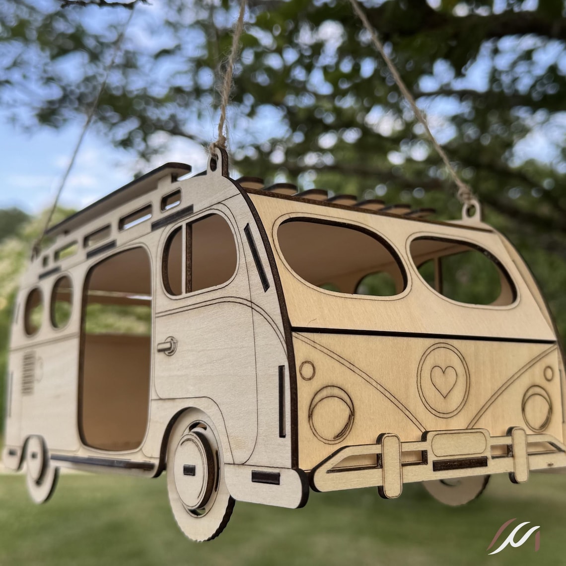 Nichoir suspendu camping-car personnalisé en bois