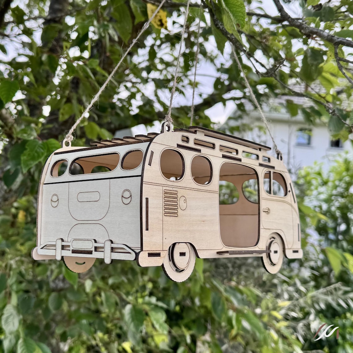 Nichoir suspendu camping-car personnalisé en bois
