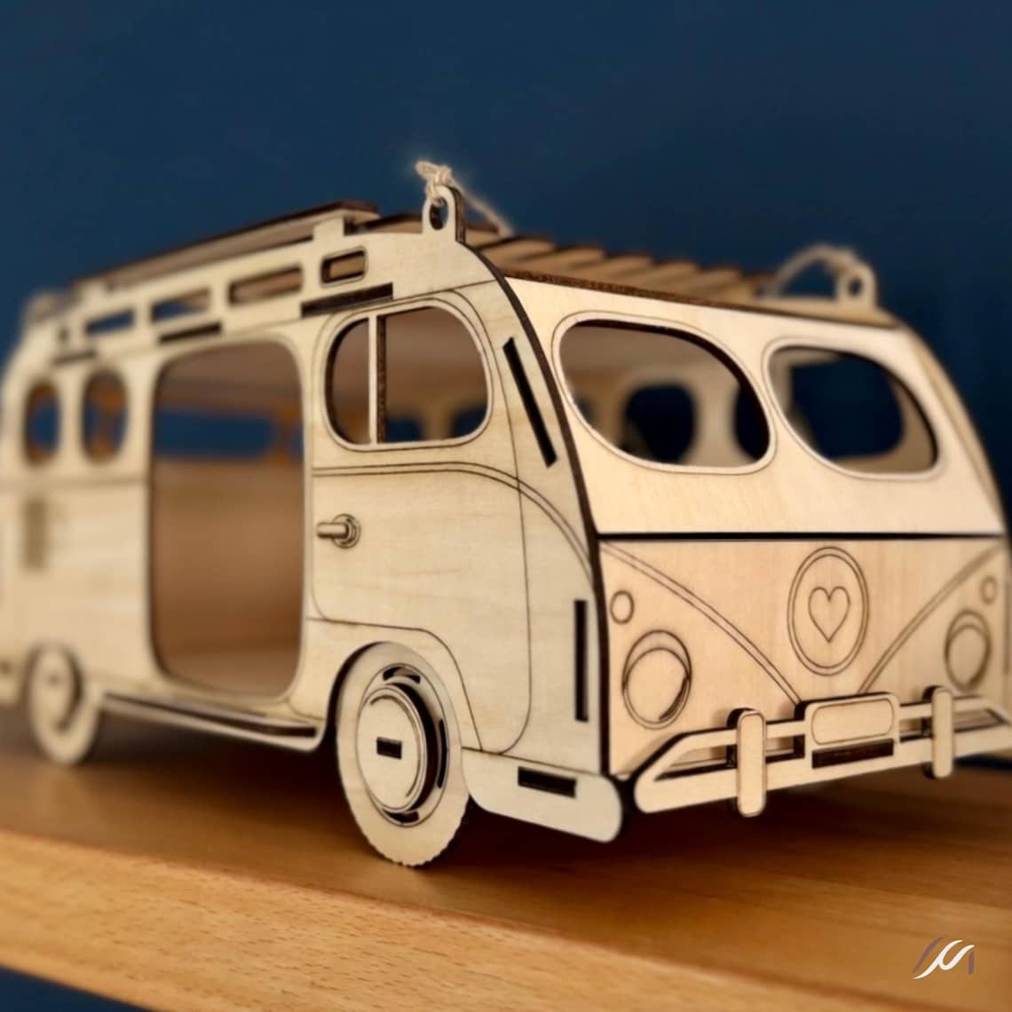 Nichoir suspendu camping-car personnalisé en bois